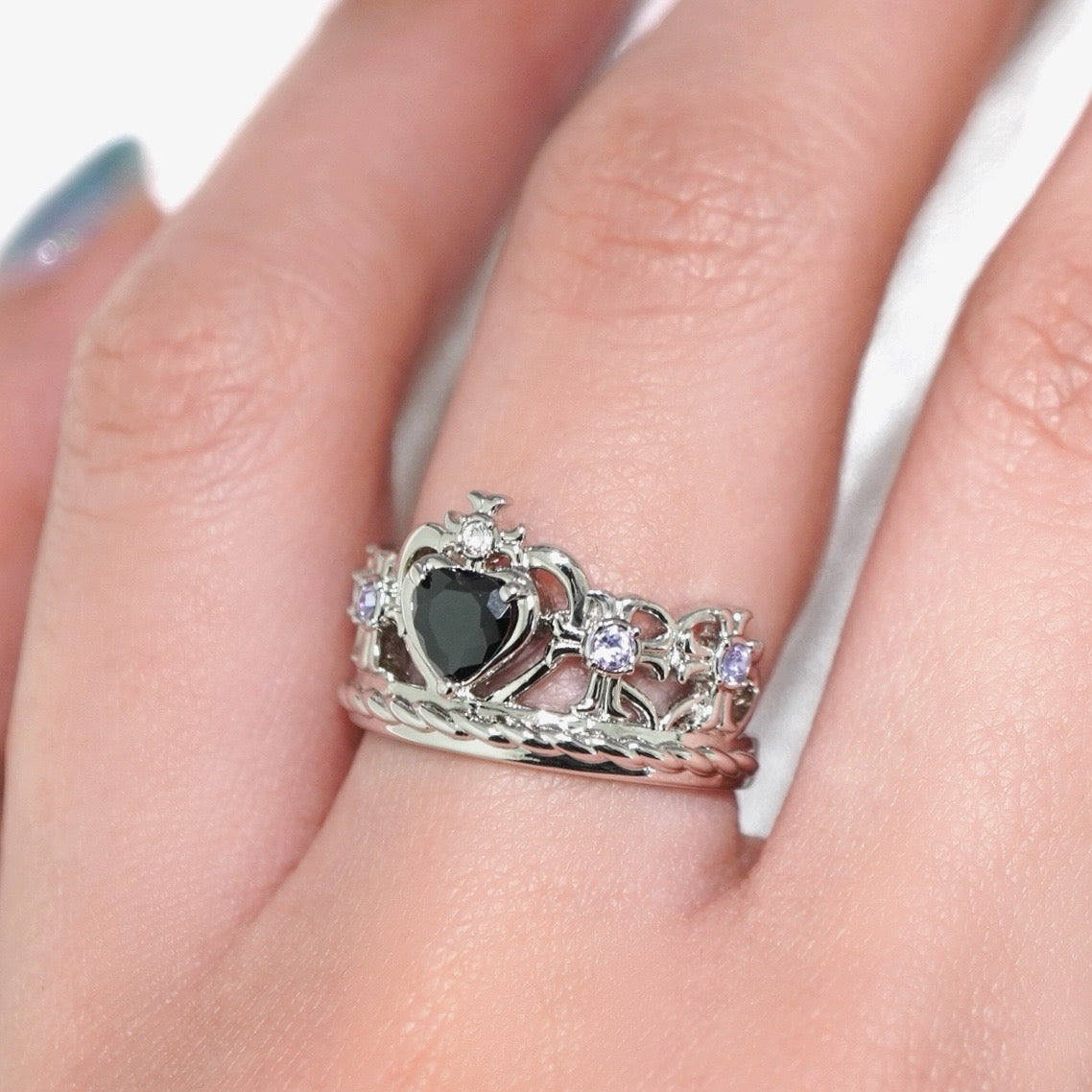 Heart Gothic Tiara Ring / Silver