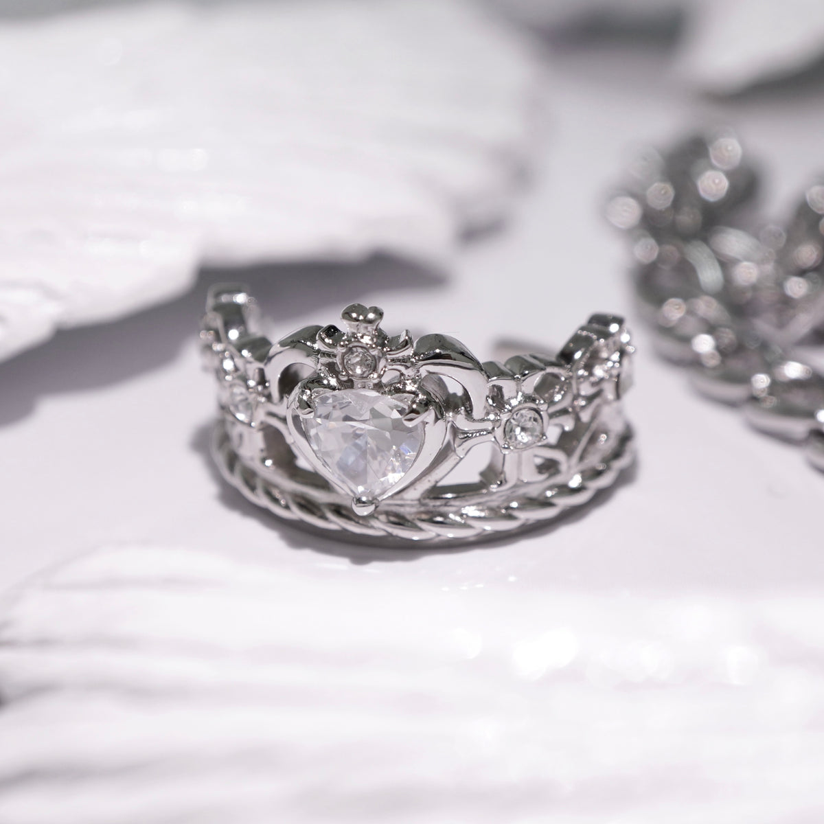 Heart Gothic Tiara Ring / Silver × Clear