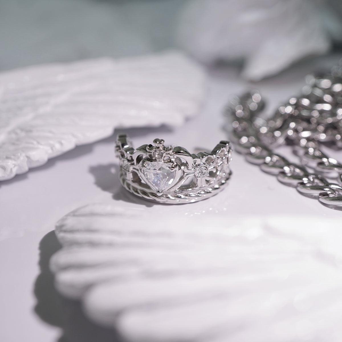 Heart Gothic Tiara Ring / Silver × Clear