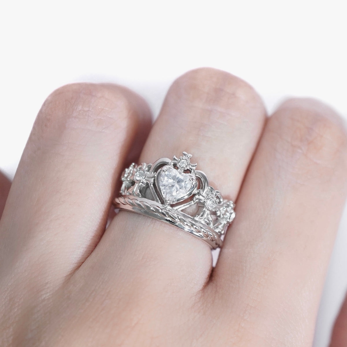 Heart Gothic Tiara Ring / Silver × Clear