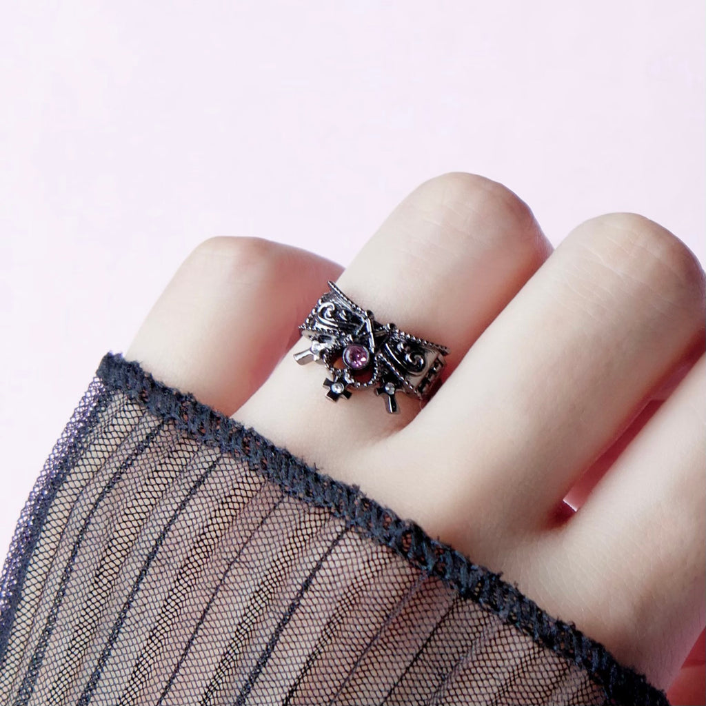 Ribbon Chapel Ring / Black