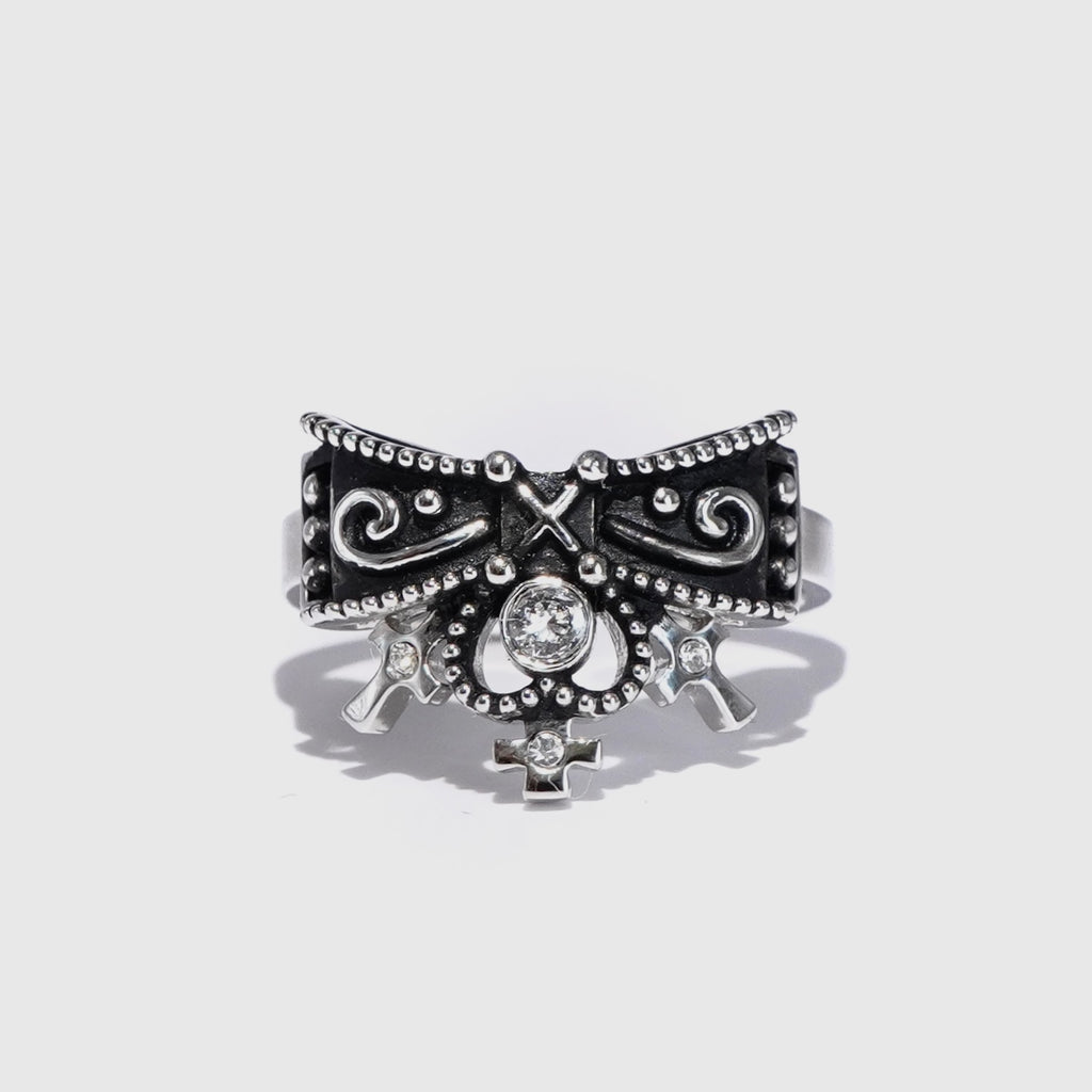 Ribbon Chapel Ring / Blackened Silver
