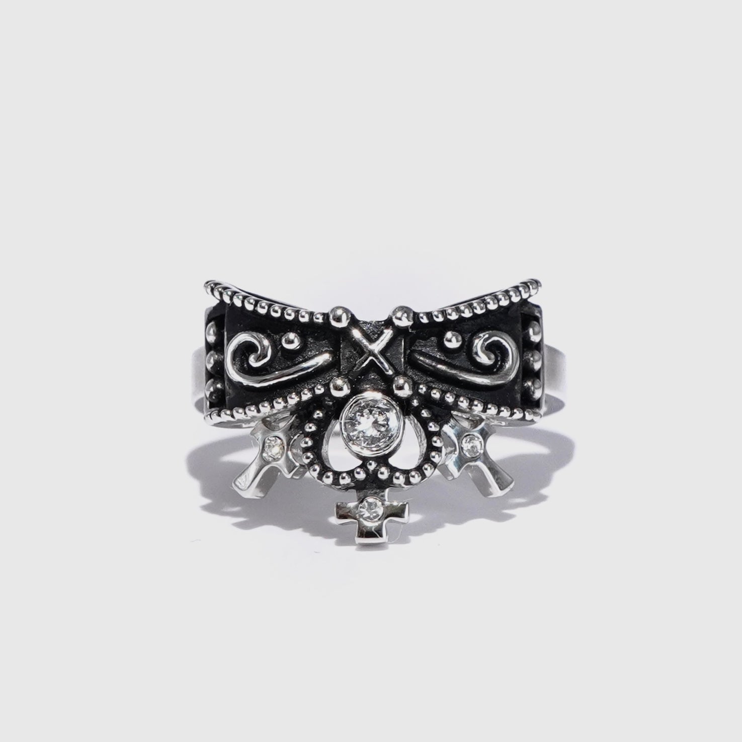 Ribbon Chapel Ring / Blackened Silver