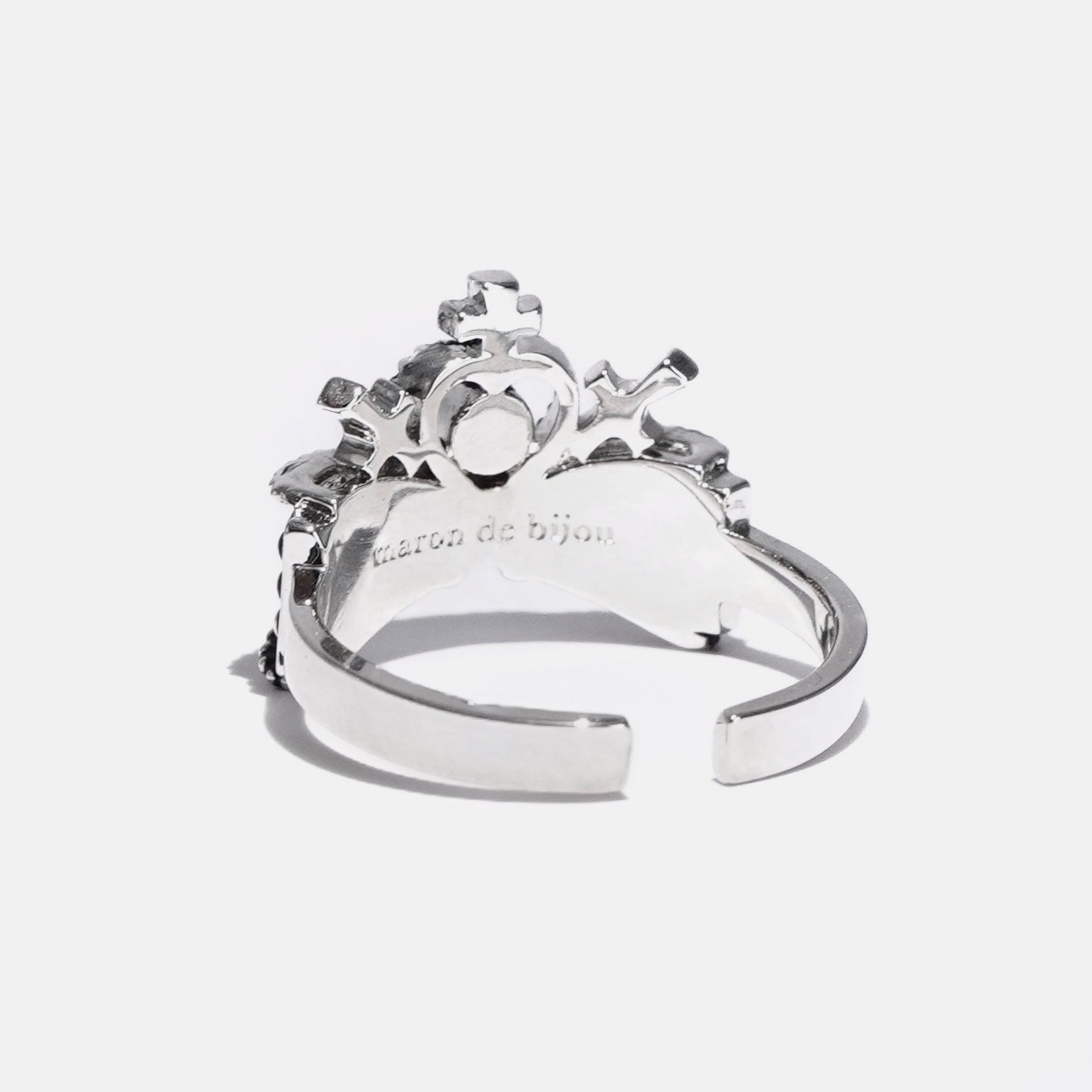 Ribbon Chapel Ring / Blackened Silver